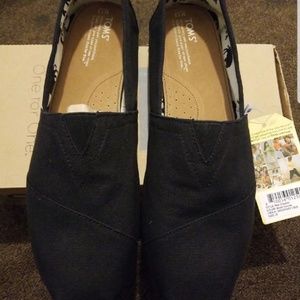Toms